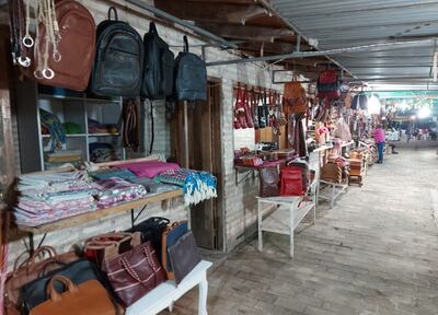 Variadas opciones de artículos en cuero se pueden apreciar en la Expo Cuero 2020.