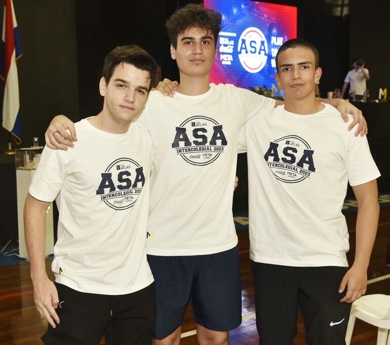 Marcos Heisecke, Steffan Limon y Leonardo Arnold.