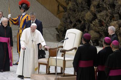 El papa Francisco recibe a miembros del Colegio de Cardenales, en audiencia general. (EFE/EPA/ANSA)