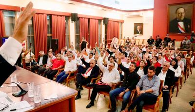 La Junta de Gobierno atropelló su estatuto para permitir que Horacio Cartes delegue pedidos de préstamos, debido a las sanciones de los EE.UU.