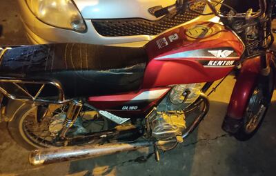 Motocicleta "ensalada" incautada en Capiatá.