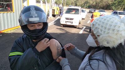 La cantidad de vacunados en el "mega vacunatorio" del ex Aratirí bajó en lo ultimos días pero esperan que repunte con la apertura a nuevos grupos etareos habilitados para recibir las dosis.