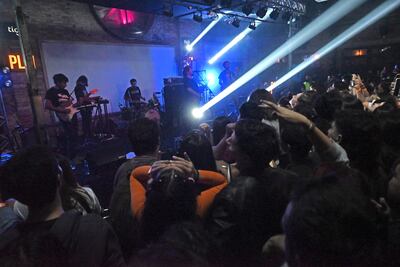 El mató a un Policía Motorizado compartió una notable noche de rock en el bar Sacramento Brewing Co.