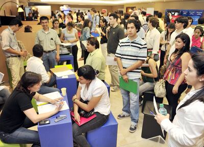 De la franja juvenil, la más afectada en su acceso laboral, muchos dejan de estudiar y ensanchan la franja de los ninis.