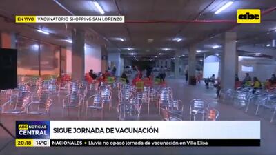 A estas horas de la noche ayer habían 400 personas en el sitio, hoy está casi vacío.