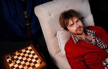 Finneas O'Connell (o Finneas, simplemente), hermano de la estrella pop Billie Eilish, presenta su primer LP "Optimist".