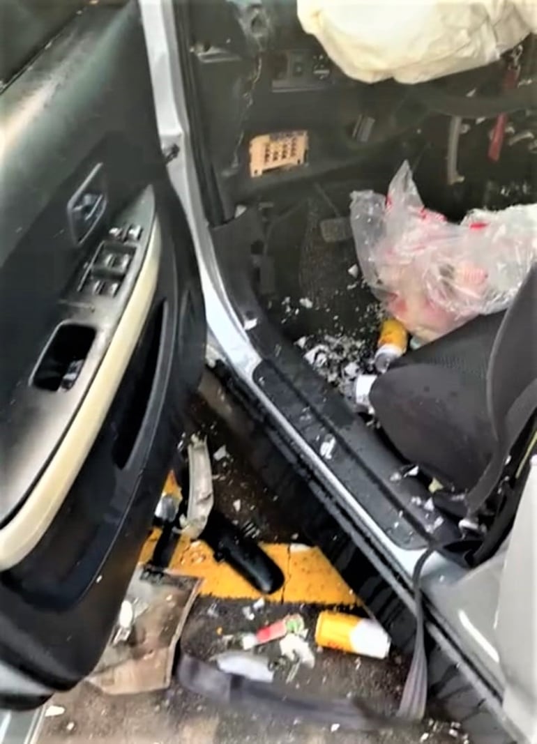 Varias latas de cervezas fueron encontradas en el habitáculo del automóvil IST.