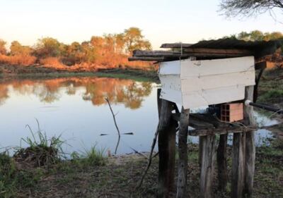 Tajamar de una comunidad nativa del Chaco Central.