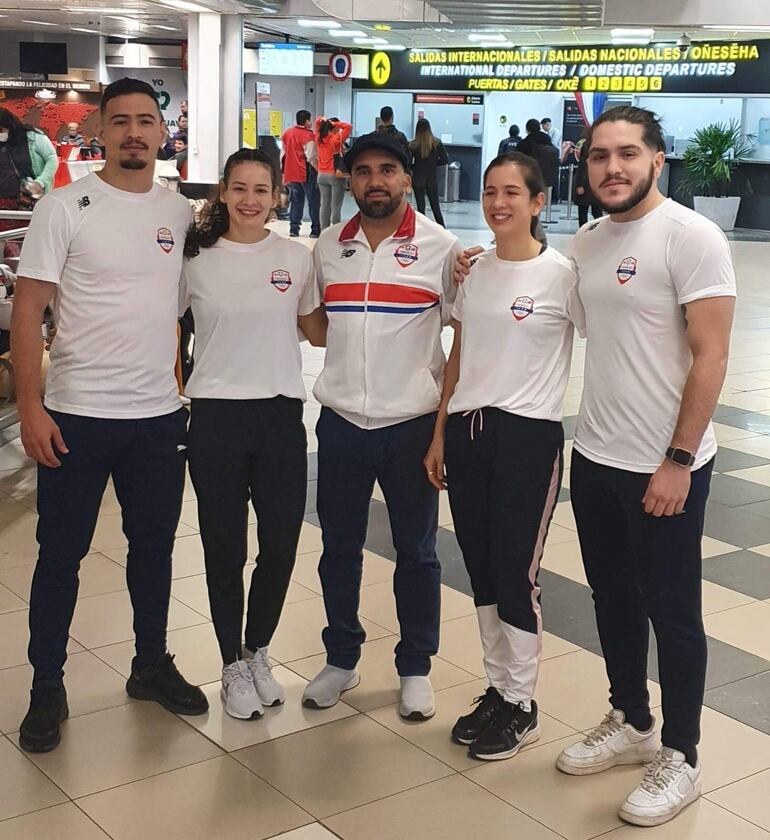 La delegación paraguaya que estuvo en el Panamericano de Karate.