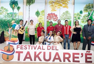 Los organizadores y animadores de la presente edición del festival del Takuare’ê.