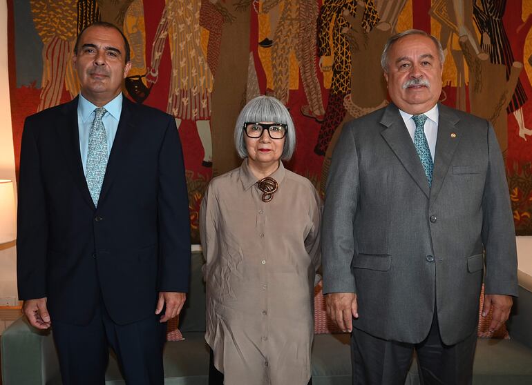 Luis José González, Adriana Almada y Juan Andrés Cáceres.
