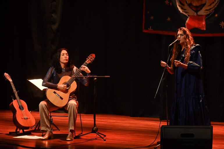 El dúo de artistas ofreció un concierto cargado de belleza.