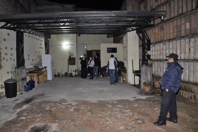 Allanamiento en las oficinas de la Gobernación de Central tras denuncia de festejo de cumpleaños.