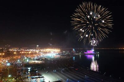 Fuegos artificiales en la zona de la Costanera de Encarnación.