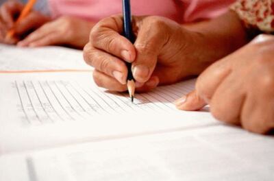 El analfabetismo, que tiende a crecer en nuestro país, tiene directo vínculo con la situación de pobreza y la marginalidad, concluye un estudio realizado por la educadora María Inés Flecha.