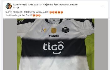 Juan Florez se hizo fan del Club OIimpia en Paraguay.