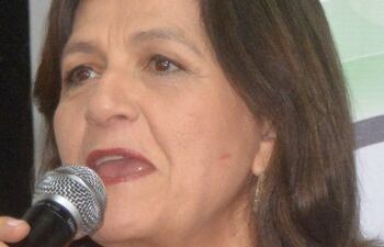 Senadora Blanca Ovelar (ANR-Añetete), presidenta de la Comisión de Cultura, Educación y Culto de la Cámara Alta.