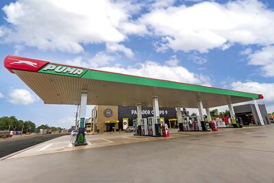 Moderna estación de servicios en Campo 9