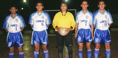Uno de los equipos del club 6 de Agosto, con algunos de los históricos en su elenco de 1995.
