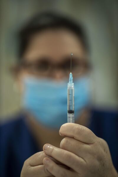 Prueba de una vacuna contra el COVID-19