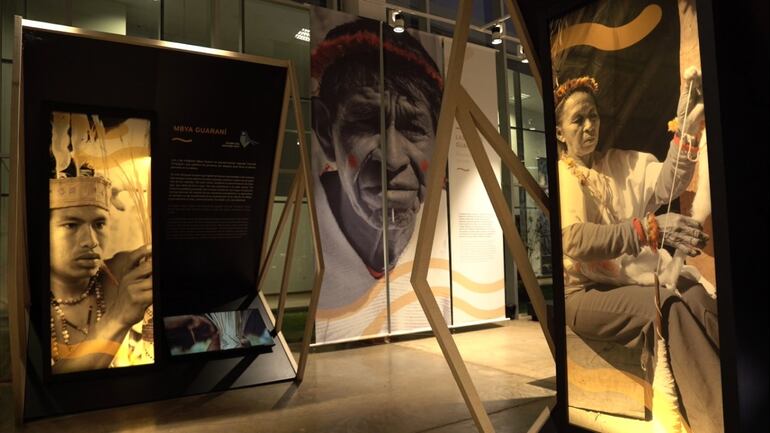 El Museo del Circuito Vivencial del Mundo Guaraní está situado en el distrito de Yguazú. 