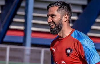 Alberto Espínola peleará por el puesto de lateral después de la ida de Raúl Cáceres de Cerro Porteño.