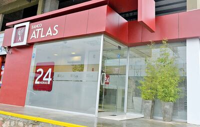 El nuevo sistema recibe el nombre de Atlas Ya y se encuentra disponible a través de la web, home banking y Atlas Mobile del Banco Atlas. Ya está disponible para todos los clientes de Banco Atlas.