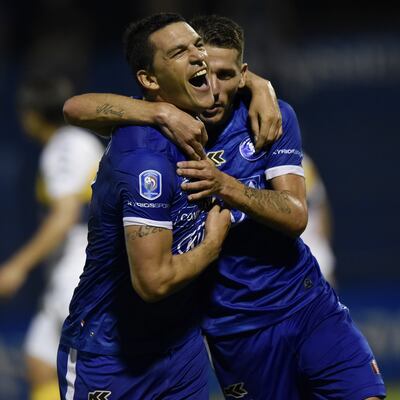 Isaac Díaz (i), es el goleador histórico de Sol de América en la Copa Sudamericana