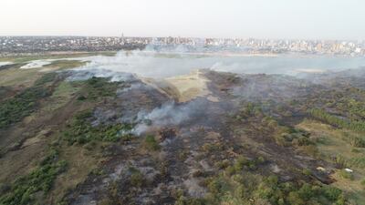 Tras más de siete horas de trabajo, se logró controlar el fuego en la Bahía de Asunción.