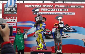 El podio de la categoría Micro Max, en la que el piloto compatriota Santiago Galeano, se ubicó finalmente en el segundo escalón de podio.