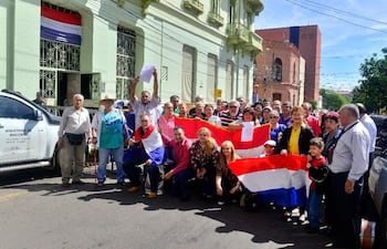Los jubilados vienen reclamando la actualización de sus haberes desde hace tiempo, la foto corresponde a una de las manifestaciones realizadas frente al Ministerio de Hacienda.