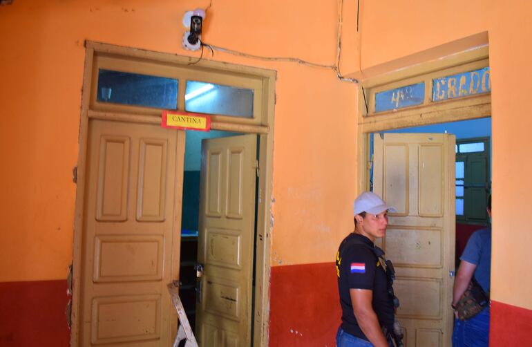 18 cámaras de circuito cerrado de la institución fueron dañadas.