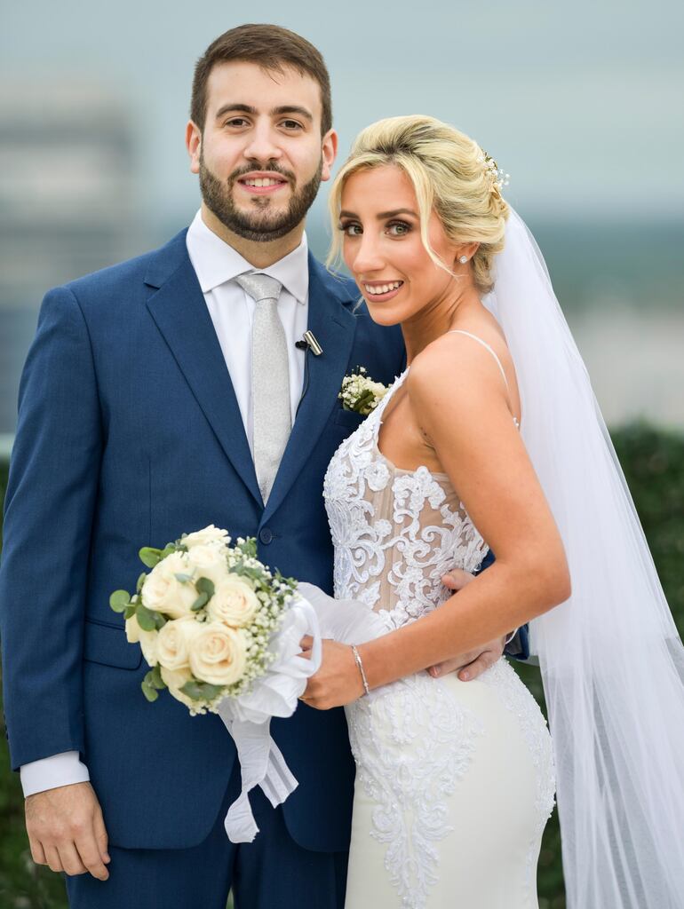 Los novios fueron fotografiados por Mauricio Gennaro.