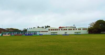 En el estadio Agustín Báez se abre esta tarde la disputa de la octava ronda del torneo de la Primera División B, con el enfrentamiento entre Pilcomayo y Fernando de la Mora. (Foto: @LesonPy)