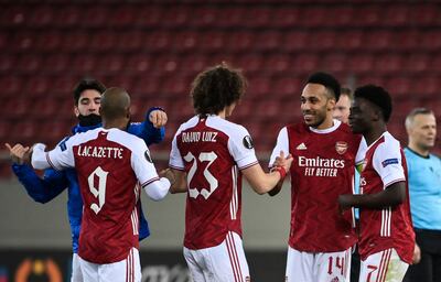 Arsenal ganó y clasificó en la Europa League