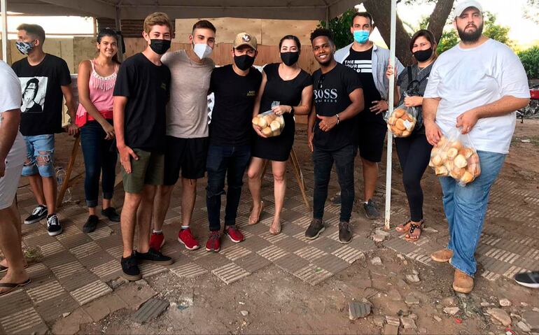 Los jóvenes integrantes del Grupo Juvenil AMEP.