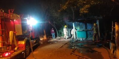 La casilla fue incendiada anoche por desconocidos.