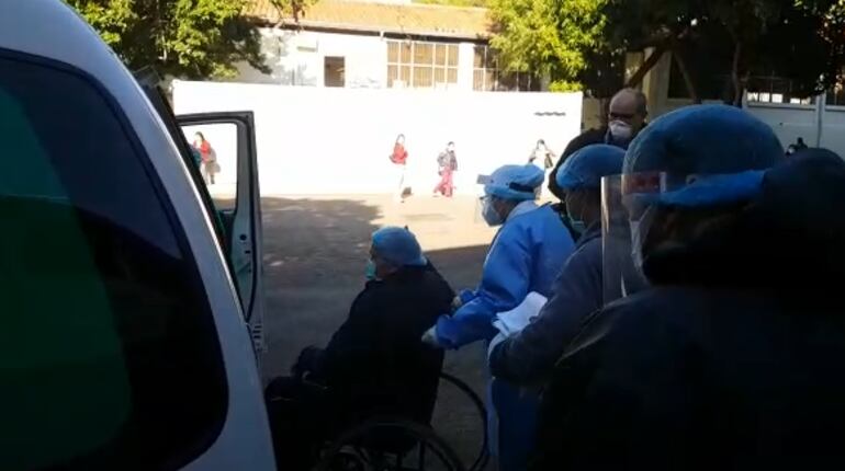 El paciente en el momento en que se retiraba