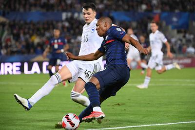 Francia empató con Bosnia de manera sorpresiva.