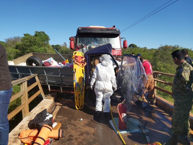 La pasarela es conocida como el puente de la muerte.