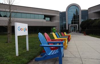 Satya Nadella, presidente y consejero delegado de Microsoft, y Sundar Pichay, al frente de Google, recibirán en los próximos meses uno de los reconocimientos civiles más importantes del país asiático.