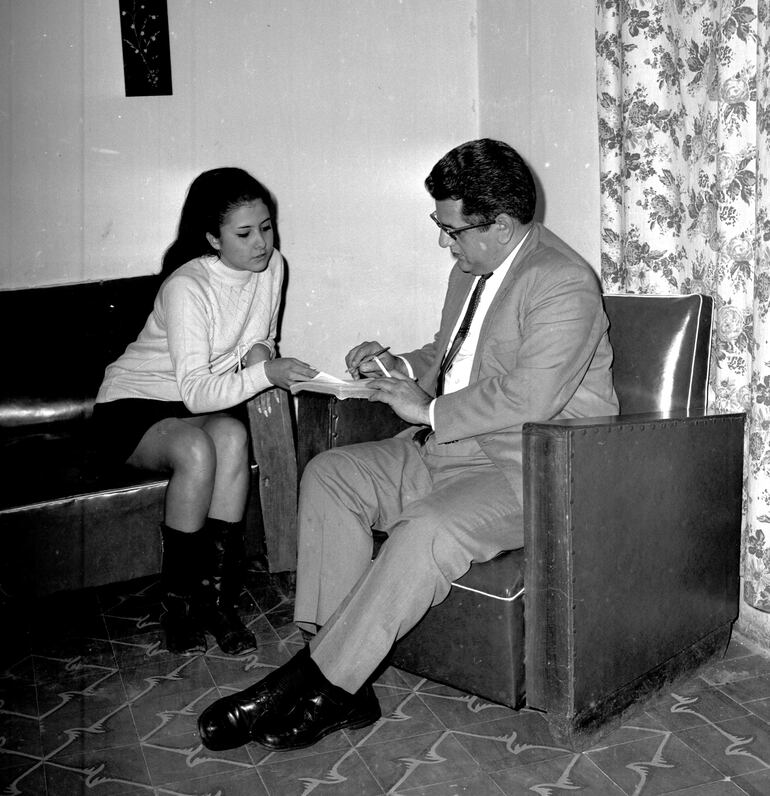 Marta Ortiz Montaner y el secretario general de ABC Roberto Thompson.