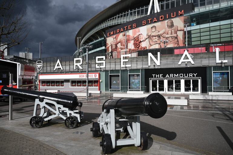 London (United Kingdom), 14/03/2020.- A view of Arsenal Football club's Emirates Stadium in London, Britain, 13 March 2020. The total number of confirmed cases in the UK has risen to 798 according to media reports. A number of preventative measures are being implemented including postponing English Premier League soccer games. Arsenal manager Mikel Arteta is confirmed he has contacted the virus. (Reino Unido, Londres) EFE/EPA/NEIL HALL