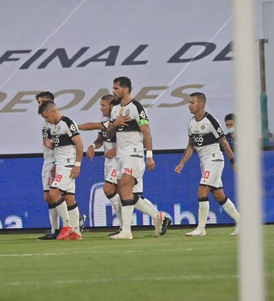 Roque Santa Cruz abrió el marcador a favor de Olimpia en la Supercopa Paraguay.