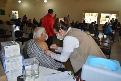 Muchos adultos mayores han acudido para completar su esquema de vacunación en las últimas semanas.