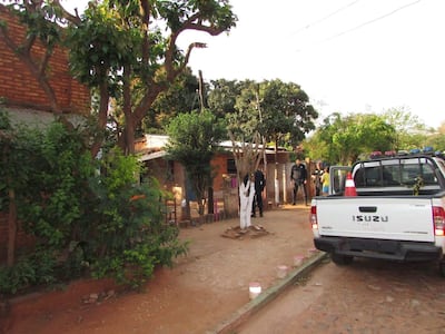 Una comitiva fiscal-policial allanó la vivienda de Cisiño Benítez, presunto homicida, en Quiindy,