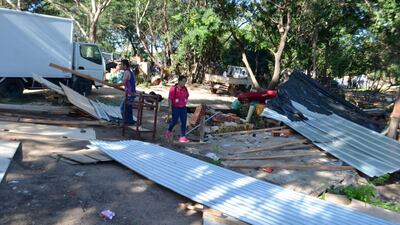 Los ocupantes desmontaron sus precarias  viviendas luego del  incidente con el abogado Segovia y el presidente del grupo.