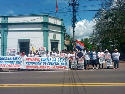 Manifestación de ciudadanos de Caapucú que buscan la transparencia en la Municipalidad de Caapucú.