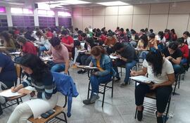 Postulantes a la carrera de Medicina de la UNA terminaron el primer parcial del curso propedéutico.