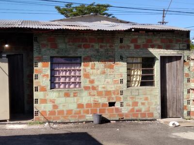 Así luce por fuera la sala de descanso y vestidor del personal de blanco que se desempeña en el bloque de polivalente. Gastaron más de G. 2.000.000 para "condicionarla"